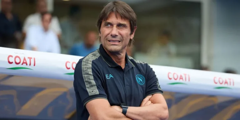 Upaya Napoli Mempertahankan Antonio Conte