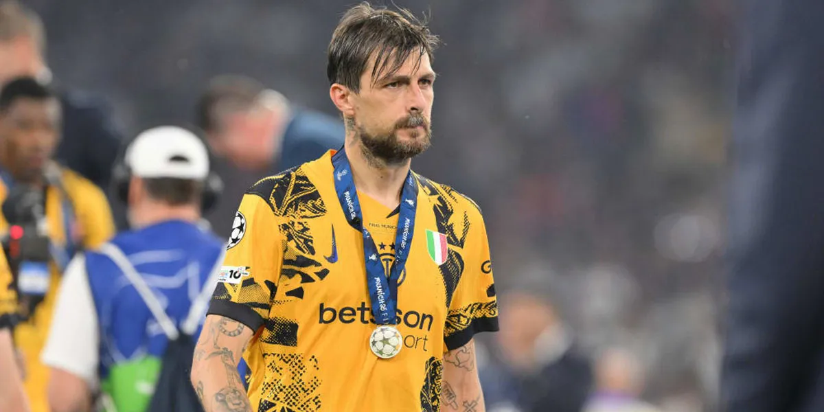 Insiden-Francesco-Acerbi-dengan-Suporter-PSG-Analisis-Konflik-dan-Dampaknya