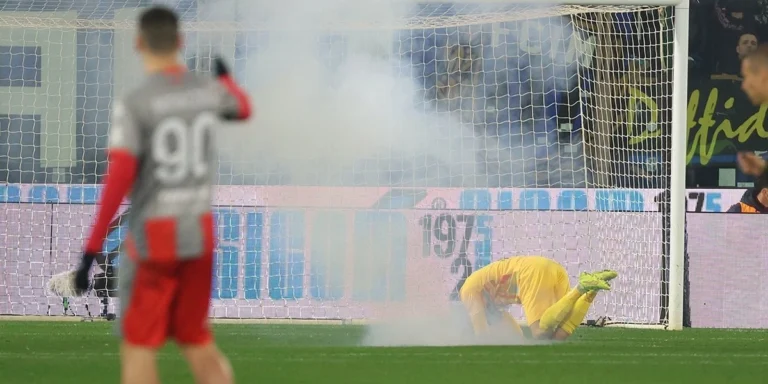 Laga Inter Milan vs Cremonese Terganggu Insiden Suar, Emil Audero Jadi Korban