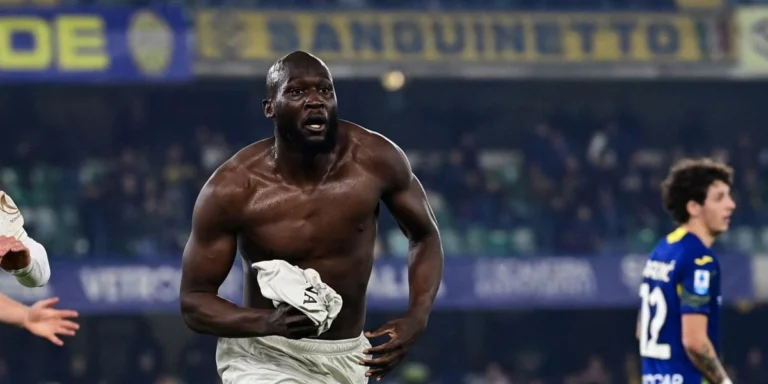 Romelu Lukaku Menangis Setelah Mengakhiri Paceklik Gol yang Emosional